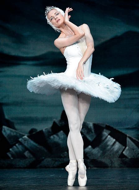 5,390 Swan Lake Ballet Stock Photos, High-Res Pictures, and Images ...