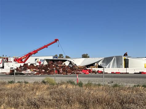 Tractor Trailer Hauling Tortillas Overturns On Northbound I 15 Freeway