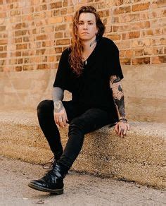 Hot Sexy Laura Jane Grace Bikini Pics