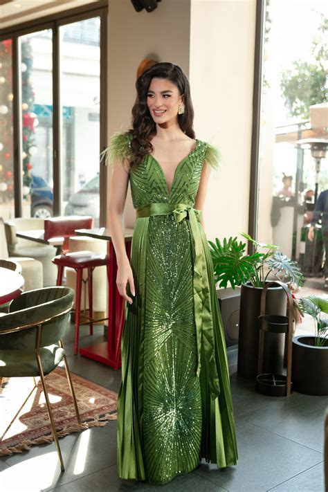 Длинное платье с плиссированной юбкой и | Будуар богатой девушки