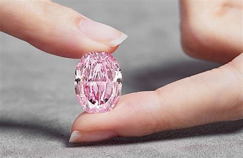 Alrosa’s pink diamond sets new record price at auction - MINING.COM