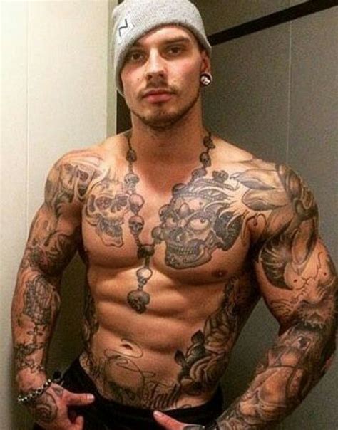 Pin By Enticing On Damn He Fine Inked Men Hot Tattoos Good Looking Men