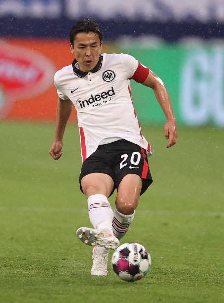 Makoto Hasebe Of Eintracht Frankfurt In 2021 Frankfurt Makoto Running