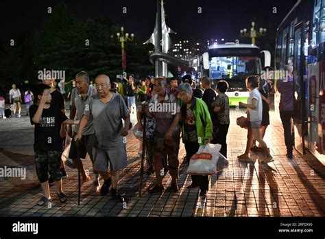 CHINE CONTINENTALE HONG KONG MACAO ET TAIWAN OUT Les Personnes