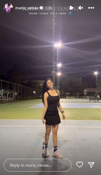 Potret Maria Vania Main Tenis Sambil Pamer Body Seksi Sukses Bikin