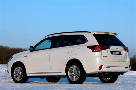 Mitsubishi Outlander PHEV Intense S 2019 Review AutoWeek