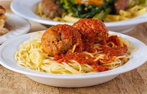 Spaghetti And Meatballs In Ralph S Italian Restaurant TasteAtlas