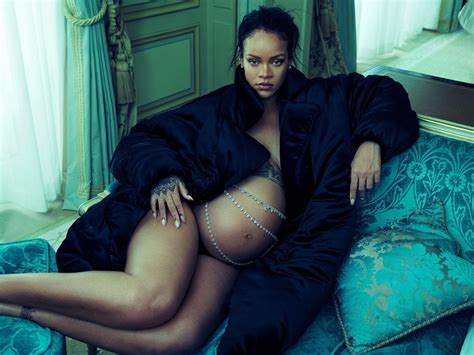 Pregnant Rihanna Posing Nude For Vogue 5 Photos Video The Fappening