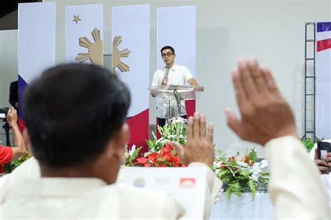 Mga Bagong Halal Na Barangay Opisyal Sa Navotas Nanumpa