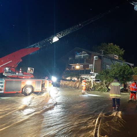 Mega Unwetter zieht Spur der Verwüstung durch Salzburg Österreich