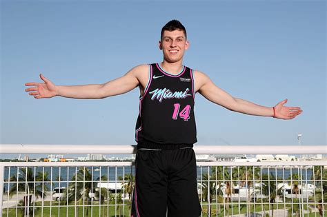 Basketball Tyler Herro Miami Heat HD Wallpaper Peakpx