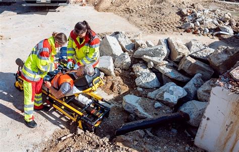 Infortuni Sul Lavoro Calano Le Denunce Aumentano I Morti Contropiano