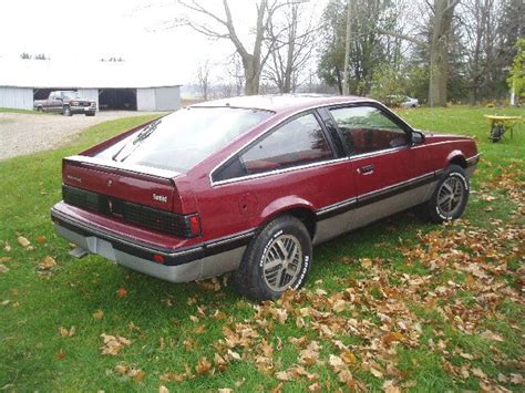 85 Pontiac Sunbird Hatchback 車