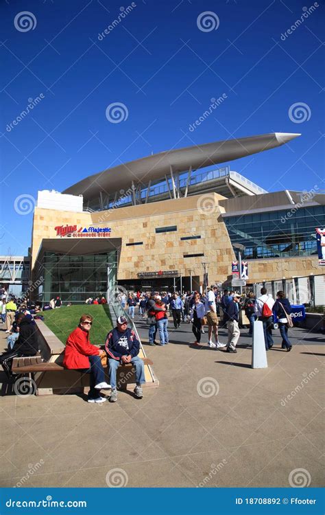 Target Field - Minnesota Twins Editorial Photography - Image of city ...