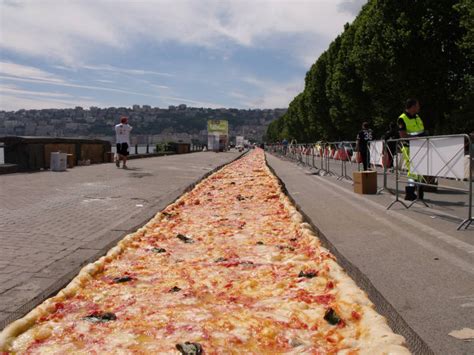 Napoli E Il Record Della Pizza Più Lunga Del Mondo