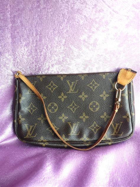 Authentic Louis Vuitton Lv Pochette Luxury Bags Wallets On Carousell