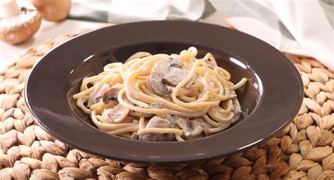 Pasta con Crema de Champiñones muy fácil rápida y deliciosa StarChef