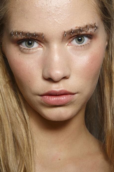 Broussailleux Ou Discrets Les Sourcils Divisent