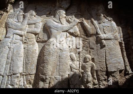 L Iran Persepolis Bas Relief Sculpture Du Lion Attaquant Un Cheval