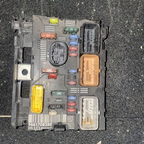 PEUGEOT CITROEN BSM UNDER BONNET ENGINE BAY FUSE BOX 9661708280 BSM