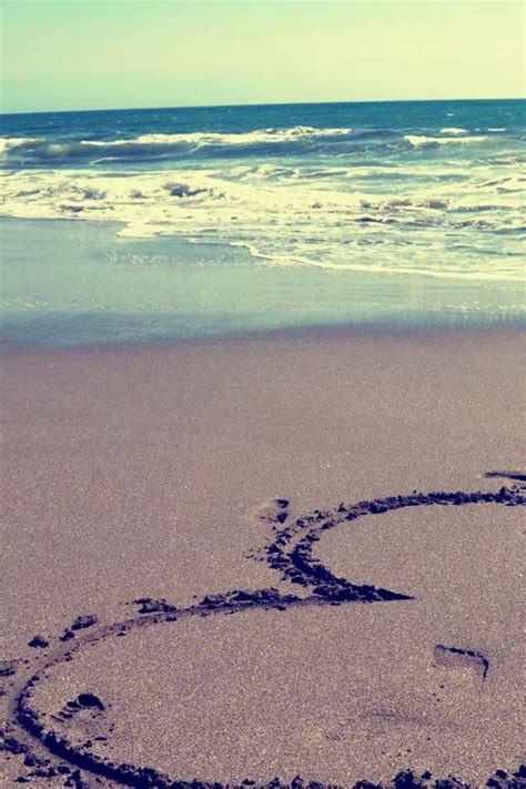 Beach love iPhone 4s Wallpapers Free Download