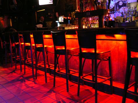 This Restaurant Uses Lights Under The Bar To Create An Ambient Lighting