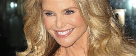 Christie Brinkley Sizzles at 60: Credits Yoga & Her Vegetarian Diet ...