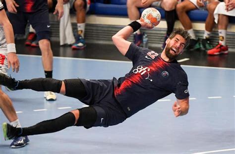 Psg Handball Luka Karabatic Lu Capitaine Par Les Joueurs Le Parisien