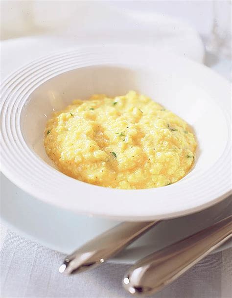 OEufs brouillés au saumon fumé pour 2 personnes Recettes Elle à Table