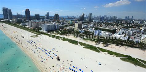 South Beach - Ocean Drive - Atractions in Miami - Miami Travel Guide