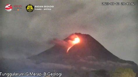 Gunung Merapi Masih Luncurkan Awan Panas Guguran Dalam 24 Jam Sudah 15