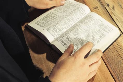 Man Reading The Bible — Stock Photo © Belchonock 123388264