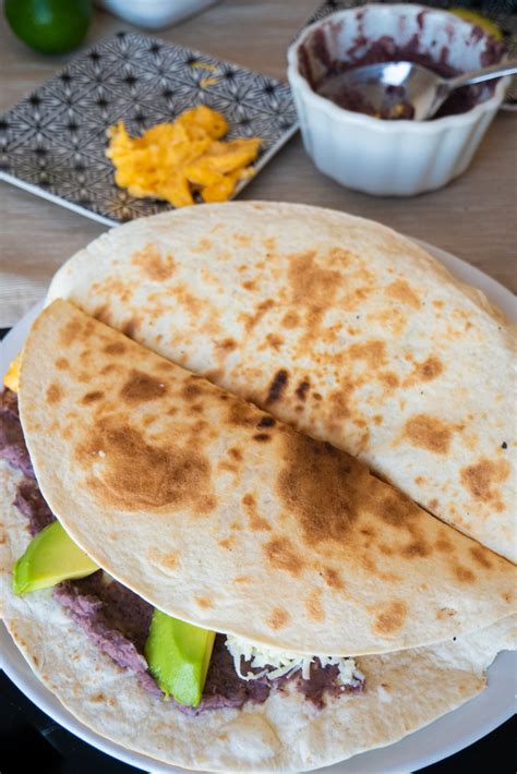 Honduran Baleadas With Eggs - The Cookware Geek