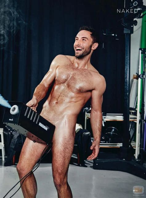 El muy sugerente posado desnudo del ganador de Eurovisión 2015 Måns