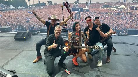 En première partie des Cowboys Fringants au FEQ Sara Dufour nous