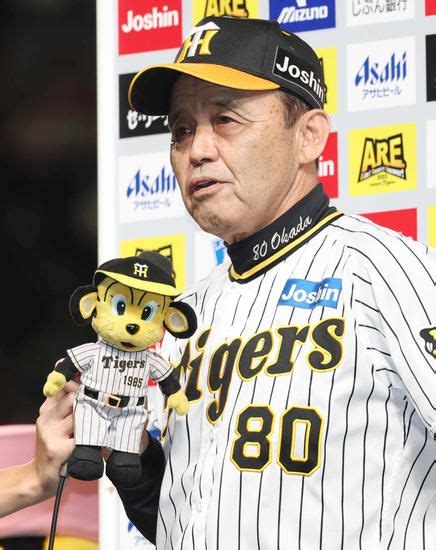 プロ野球・阪神－巨人。…：阪神タイガース 18年ぶりセ・リーグ優勝 写真特集：時事ドットコム