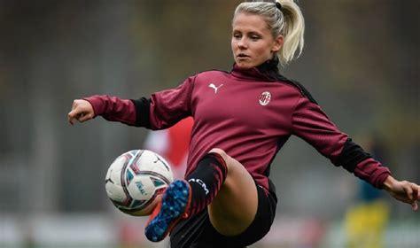 Julia Simic Hot Soccer Girls