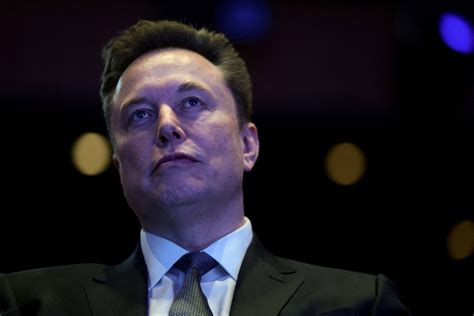Elon Musk evoca una frase de Pablo Escobar en un choque con Gustavo Petro