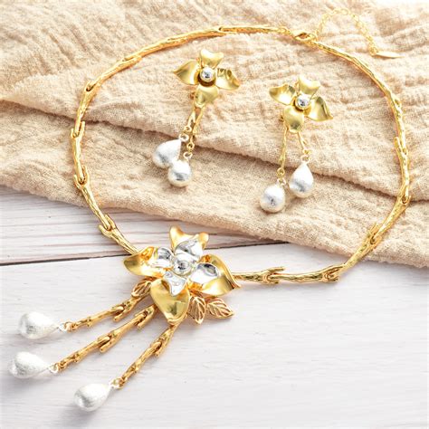 Dubai Gold Plated Necklace And Earring Set Of Original Design