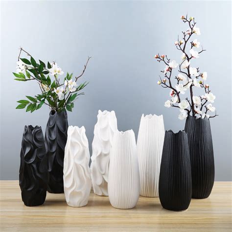 Modern Style Ceramic Flower Vase Home Desktop Ornaments Artwork White