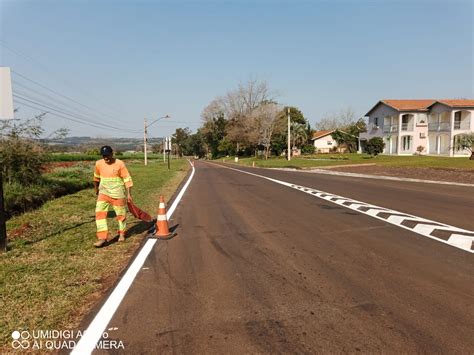 Demarcação de vias e pintura de faixas elevadas visam melhorar a