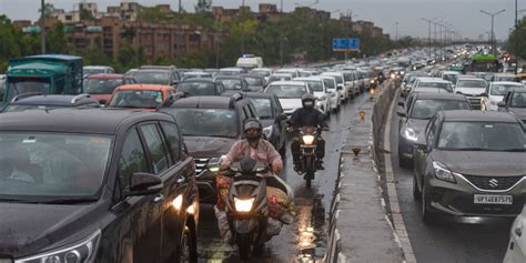 Thunderstorms Heavy Rains In Delhi Ncr Cause Massive Traffic Jams Diverted Flights The Wire