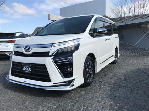 TOYOTA VOXY ZS KIRAMEKI 2018 PEARL 33000 Km Details Japanese