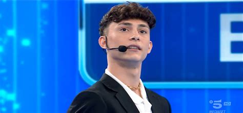 Nunzio Sono Sensitivo Gaffe Ad Amici 21 La Celentano Non Sapevo