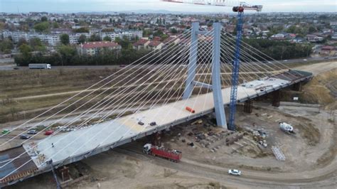 Suprastructura Din Beton A Podului Hobanat De Pe Centura Mic A Fost