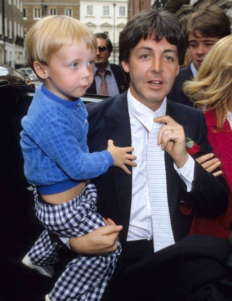 1981 Paul McCartney and son, James, at Rags Club Mayfair for Ringo ...