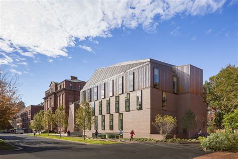 Crimson Veritas: Building Architecture and History at Harvard | ArchDaily