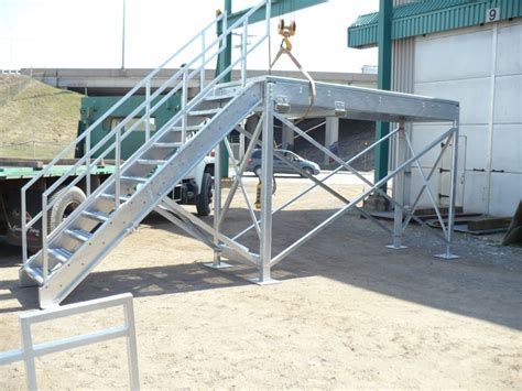 Fabrication De Structures Et Passerelles Métalliques H Blanchette