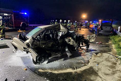 Drei Schwerverletzte Bei Schwerem Unfall Auf B In Bocholt