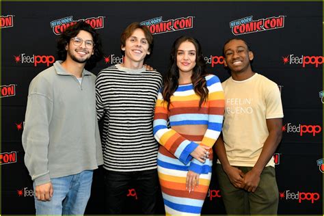 Jacob Bertrand Gives Xolo Maridue A A Lift At New York Comic Con